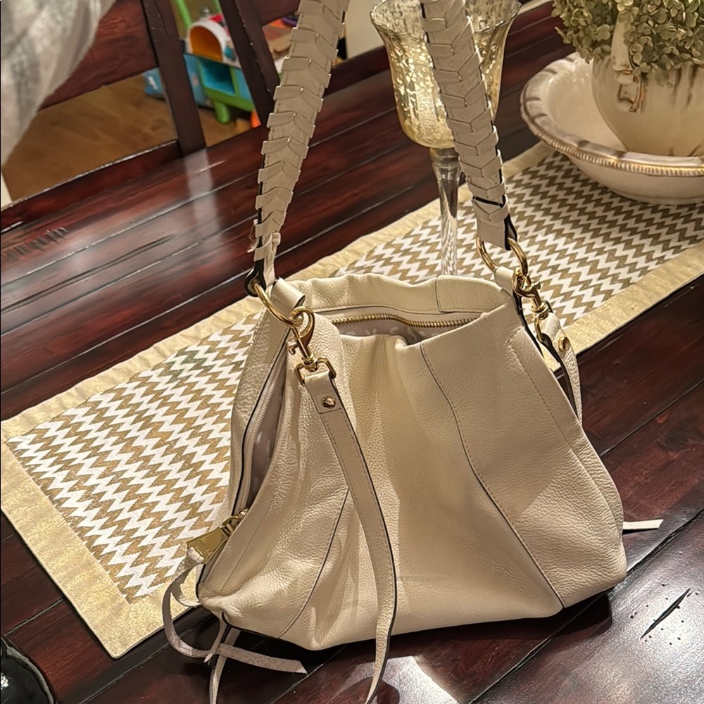 Elegant Cream Leather Shoulder Bag
